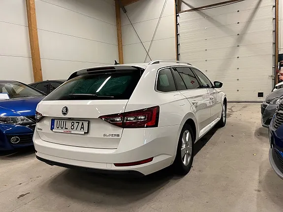 Skoda Superb 2019 photo 3