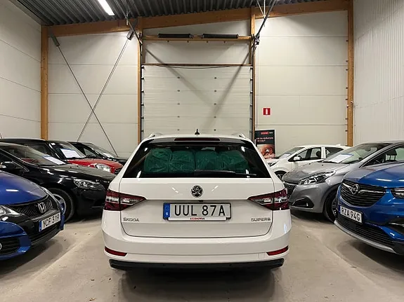 Skoda Superb 2019 photo 4