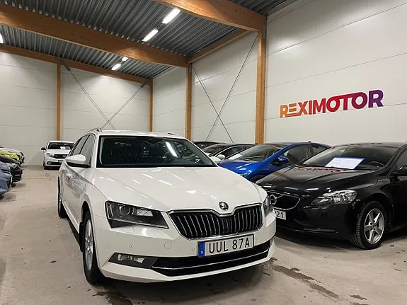 Skoda Superb 2019 photo 2