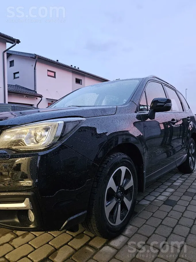 Subaru Forester 2018 photo 2