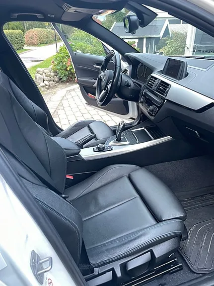 BMW 120I 2019 photo 4