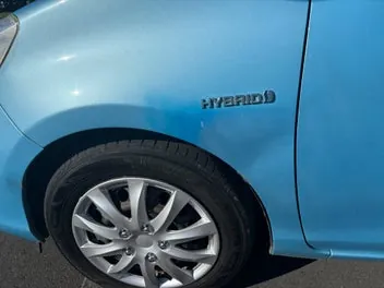 Toyota Aqua 2012 photo 2