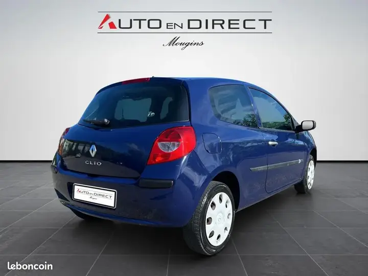 Renault Clio 2008 photo 2