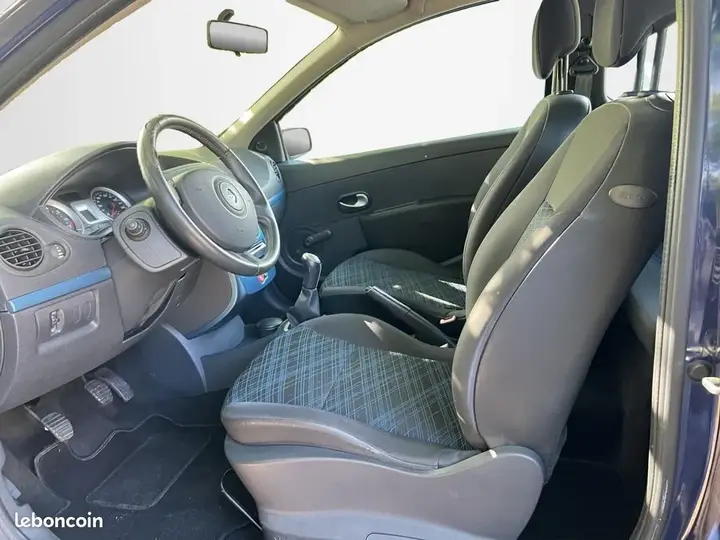 Renault Clio 2008 photo 3