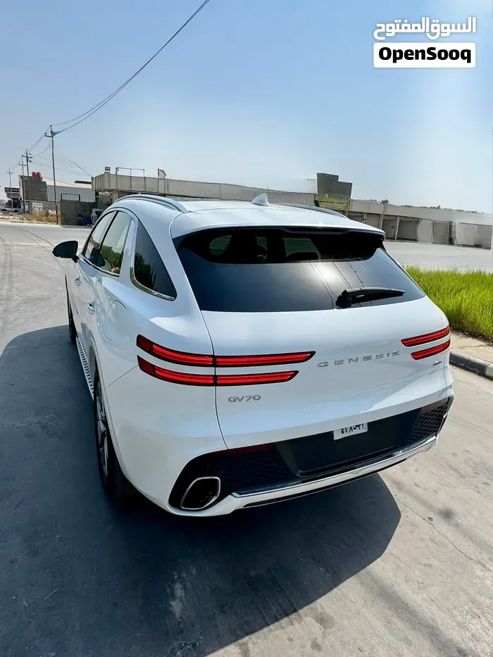 Genesis Gv70