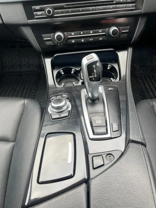 BMW 5 Series 2010 photo 3