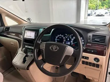 Toyota Vellfire 2012 photo 4