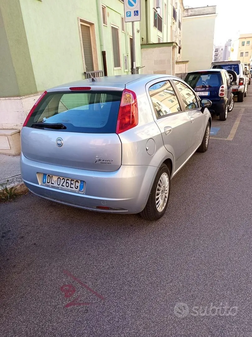 Fiat Grande Punto 2007 photo 2