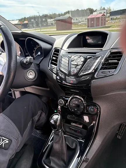 Ford Fiesta 2015 photo 5