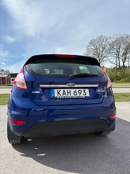 Ford Fiesta 2015 photo 2