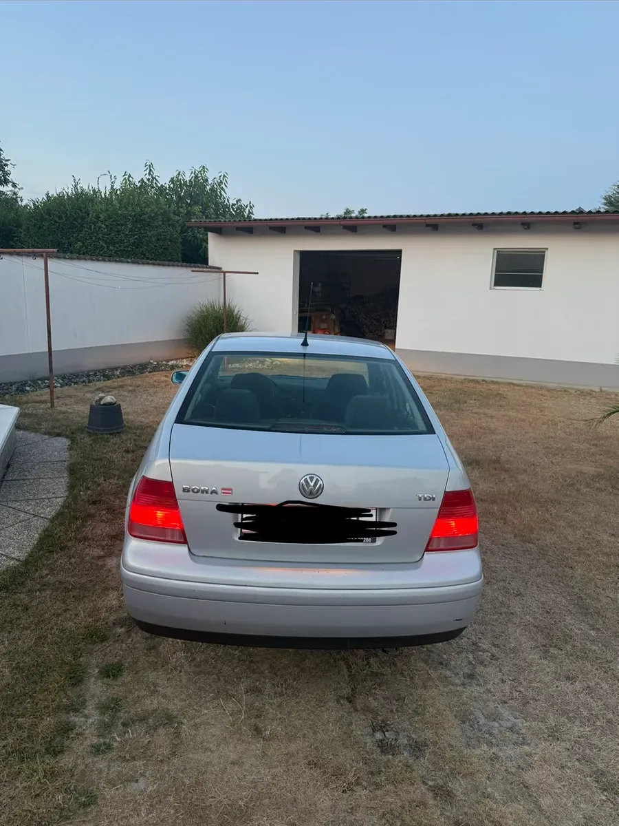 Volkswagen Bora 1999 photo 3