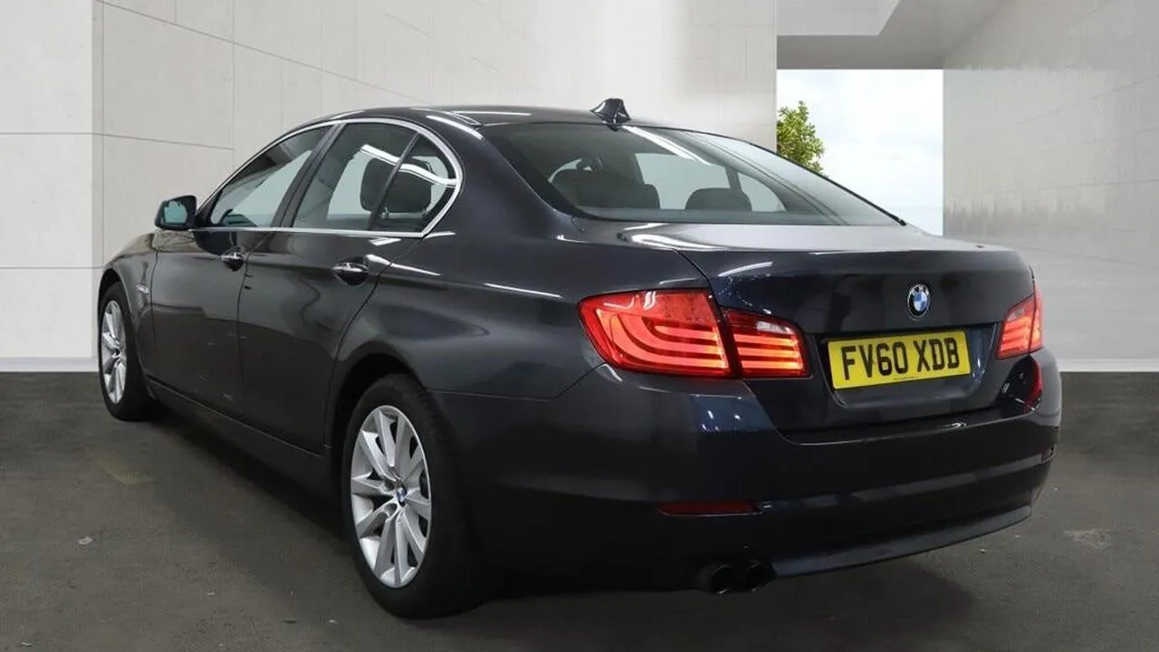 BMW 5 Series 2010 photo 5