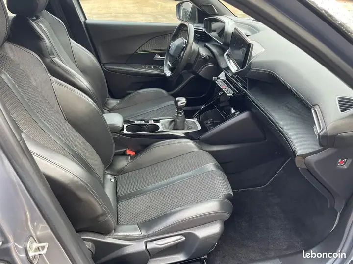 Peugeot 2008 2020 photo 4