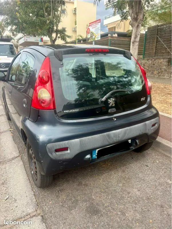 Peugeot 107 2010 photo 2