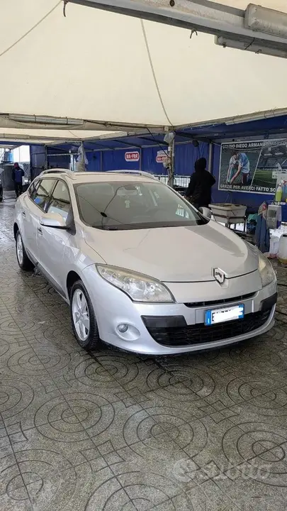 Renault Megane 2010 photo 2