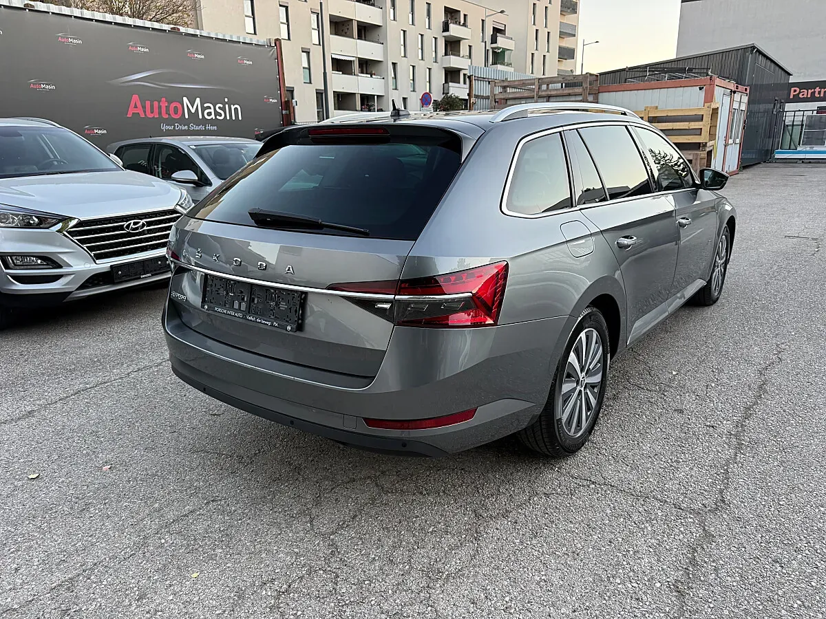 Skoda Superb 2023 photo 2