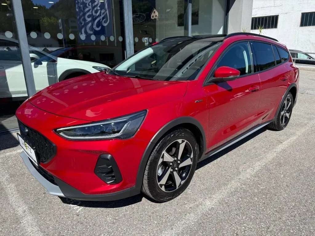 Ford Focus 2023 photo 3