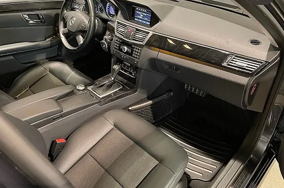 Mercedes-Benz E220 2011 photo 4