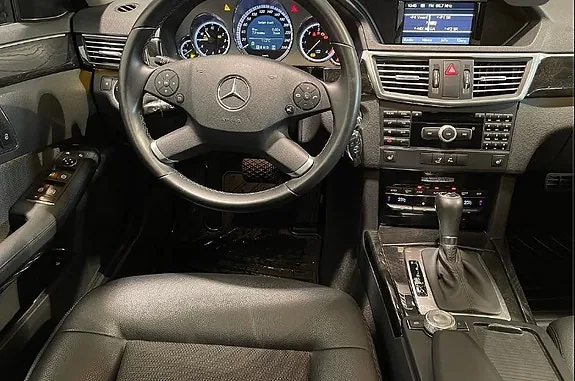 Mercedes-Benz E220 2011 photo 3
