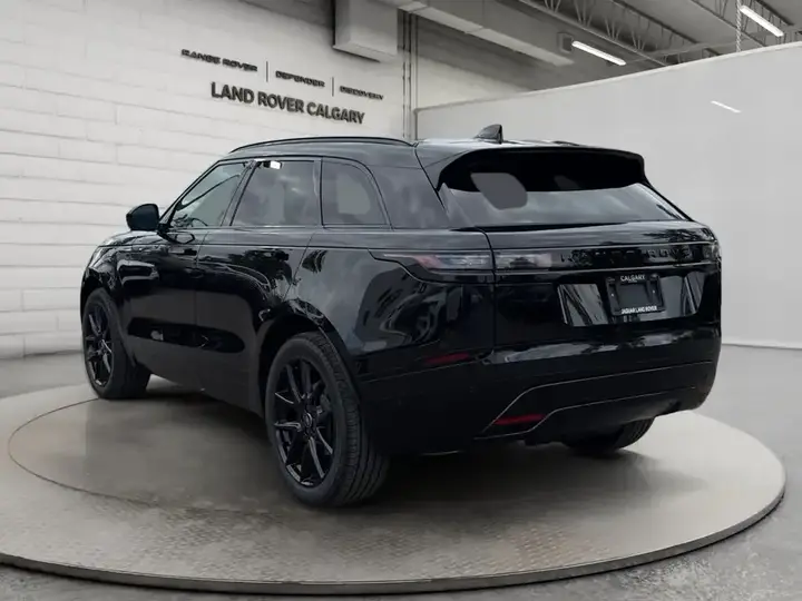 Land Rover Range Rover Velar 2026 photo 3