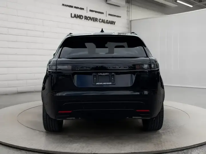 Land Rover Range Rover Velar 2026 photo 4