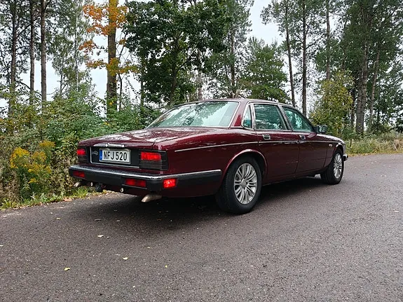 Jaguar Xj40