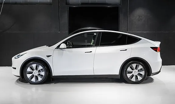 Tesla Model Y 2024 photo 3