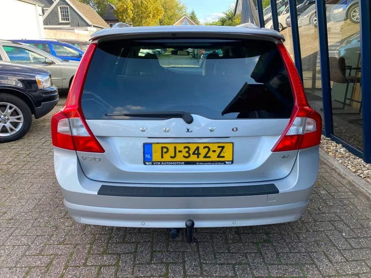 Volvo V70 2010 photo 3