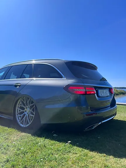 Mercedes-Benz E220 2019 photo 5