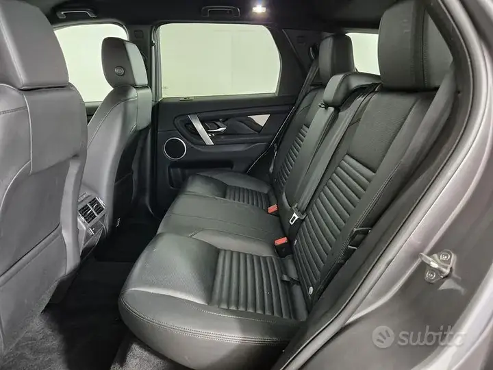 Land Rover Discovery Sport 2023 photo 5