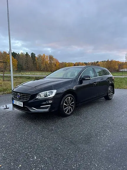Volvo V60 2015 photo 2