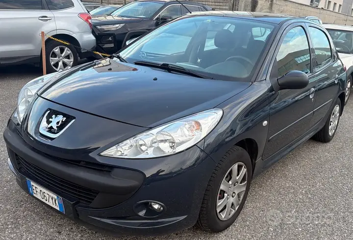 Peugeot 206 2011 photo 2