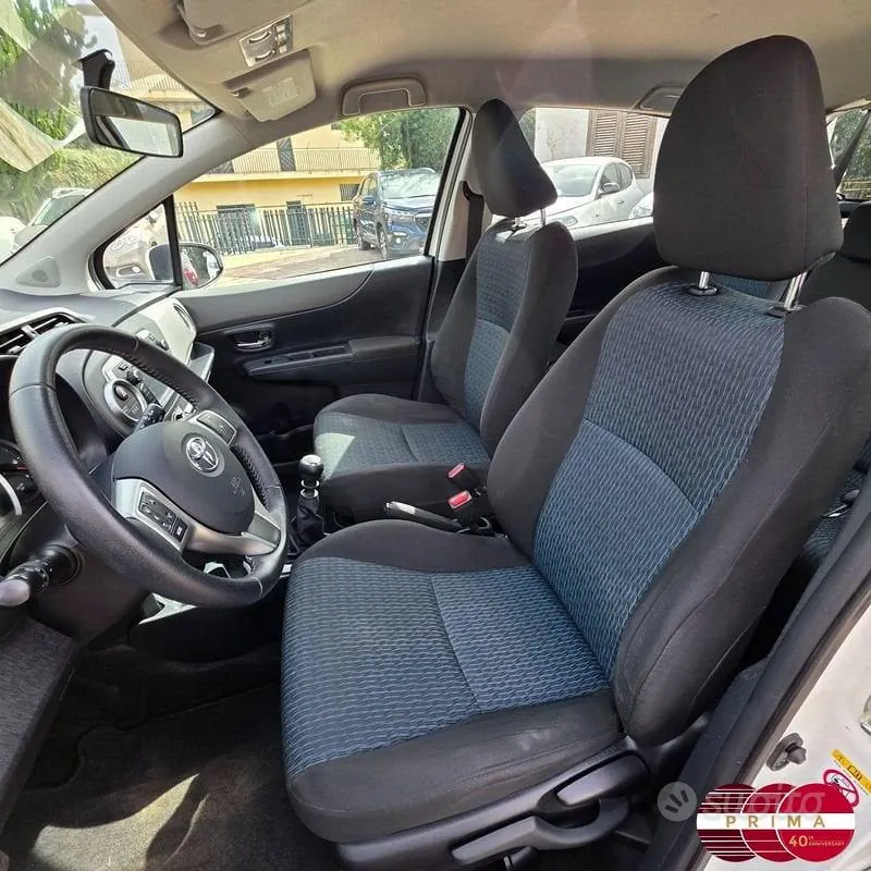 Toyota Yaris 2012 photo 3