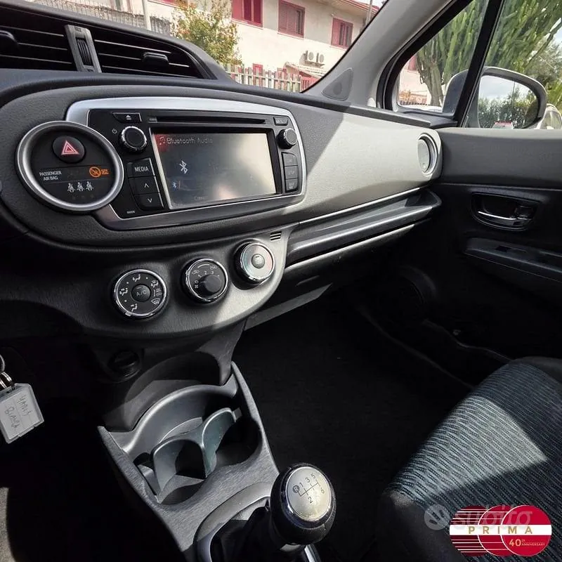 Toyota Yaris 2012 photo 5