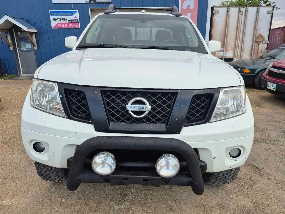 Nissan Frontier 2014 photo 2