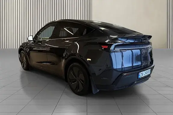 Tesla Model Y 2026 photo 5