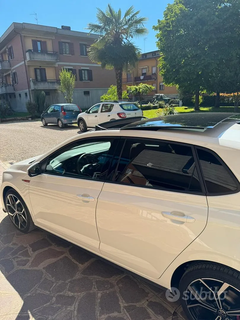Volkswagen Polo 2023 photo 2