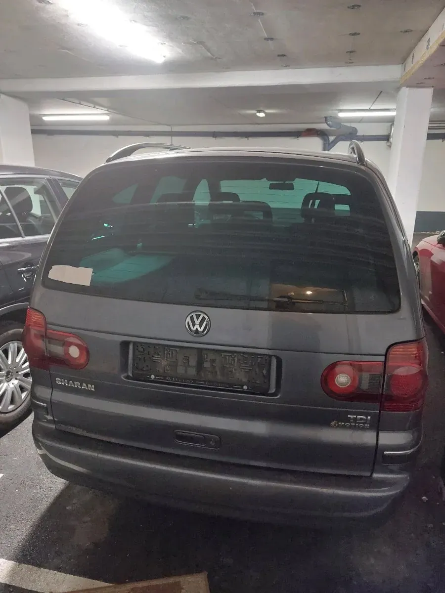 Volkswagen Sharan 2010 photo 3