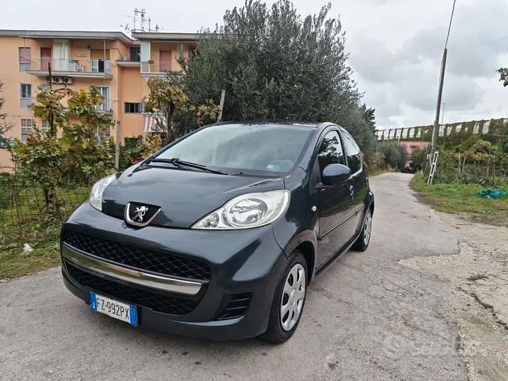 Peugeot 107 2009 photo 2