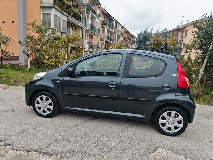 Peugeot 107 2009 photo 3