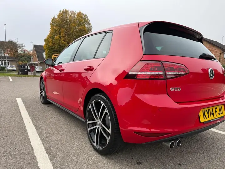 Volkswagen Golf 2014 photo 2