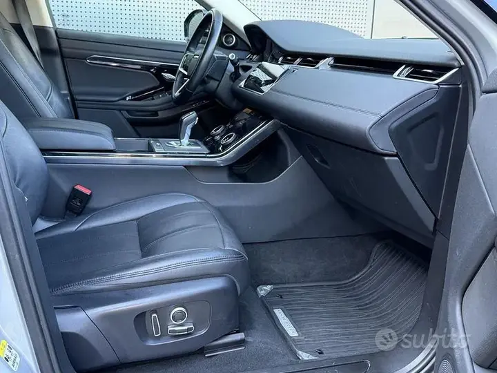 Land Rover Evoque 2021 photo 4
