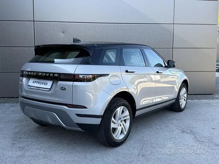 Land Rover Evoque 2021 photo 2