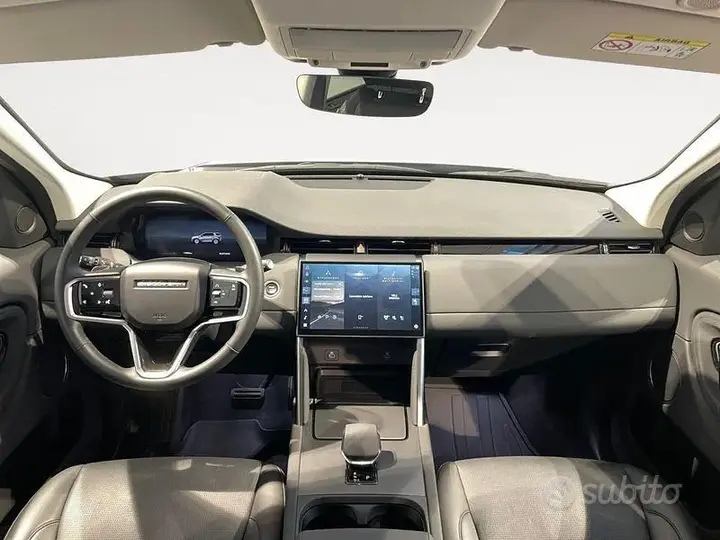 Land Rover Discovery Sport 2024 photo 4