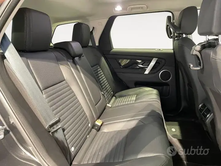 Land Rover Discovery Sport 2024 photo 5