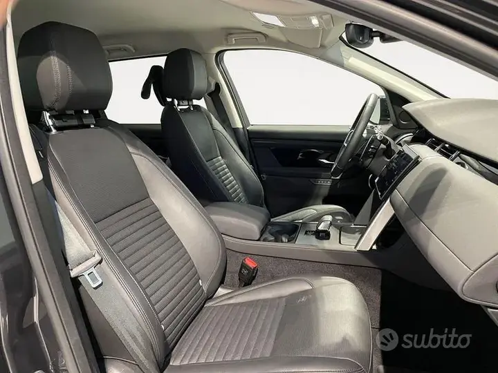 Land Rover Discovery Sport 2024 photo 3