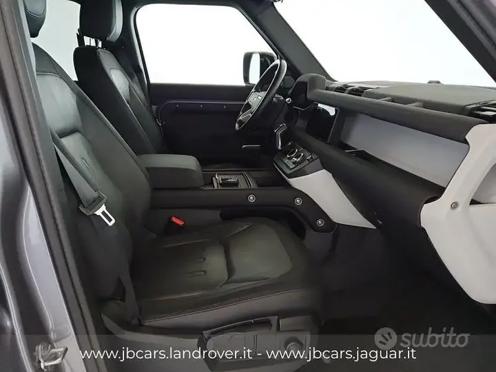 Land Rover Defender 2021 photo 3