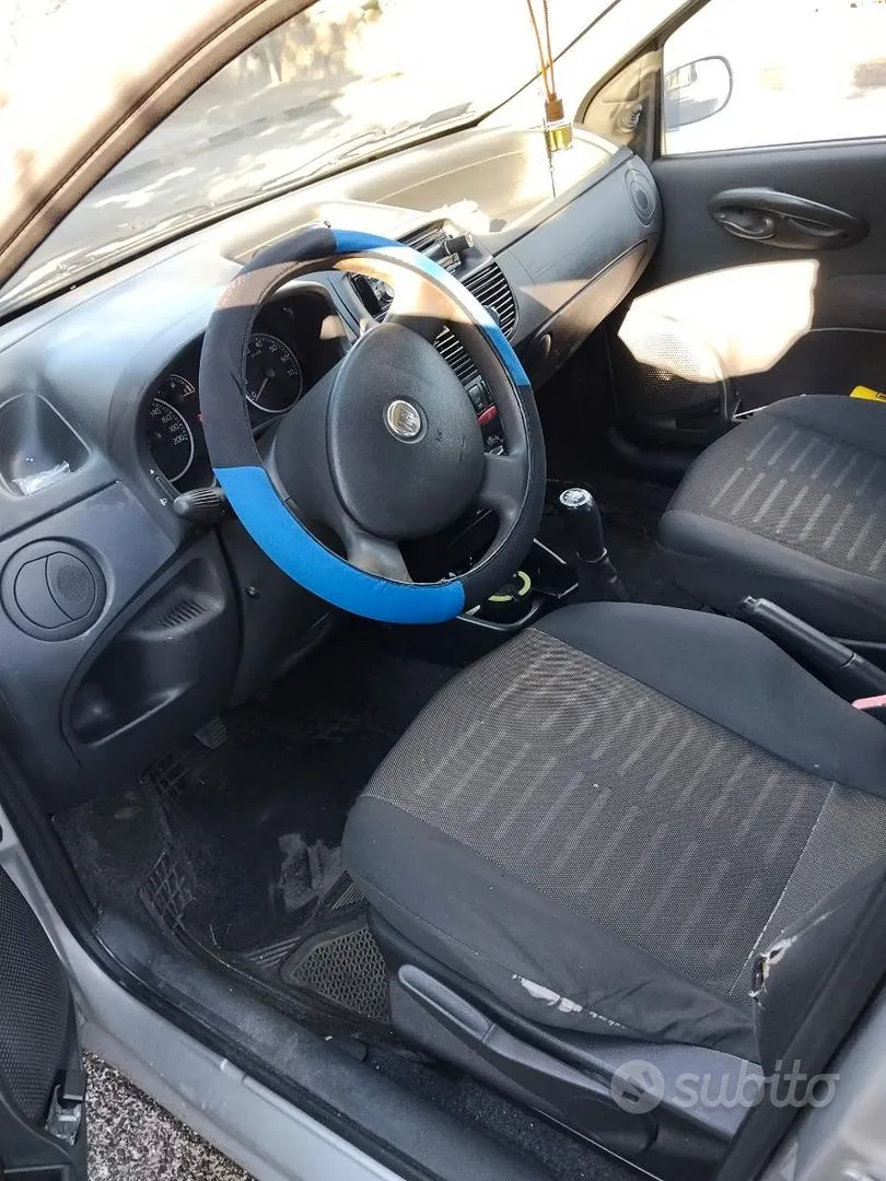 Citroen C3 2011 photo 4