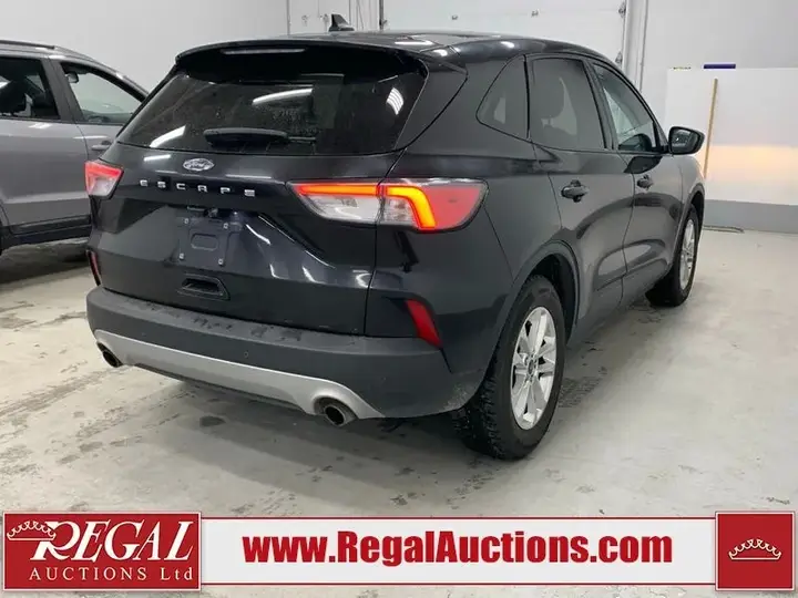 Ford Escape 2022 photo 3