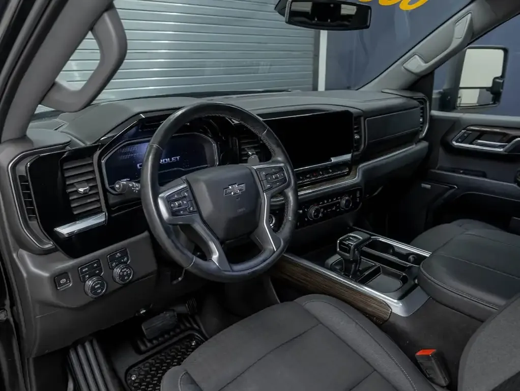 Chevrolet Silverado 1500 2024 photo 2